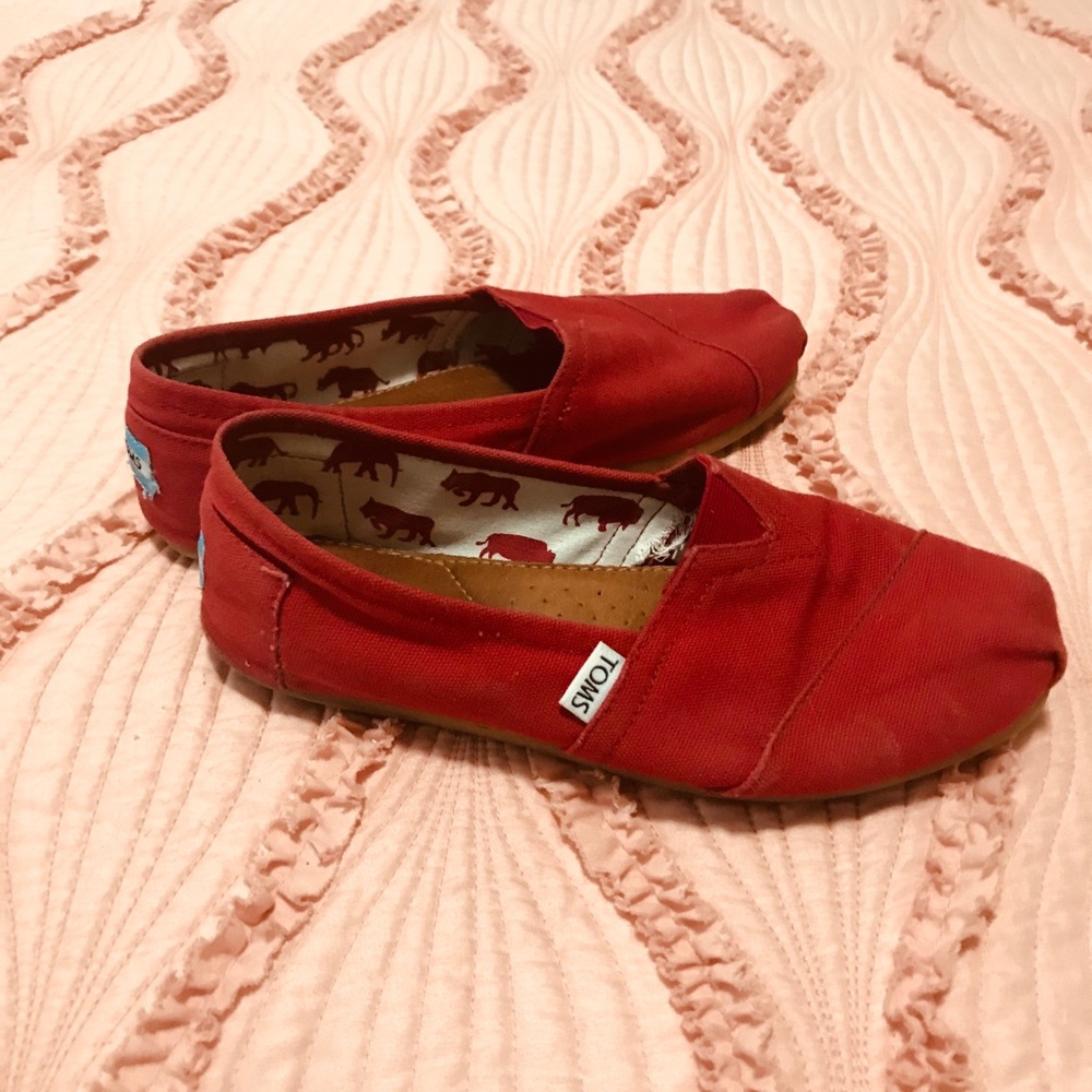 Red TOMS